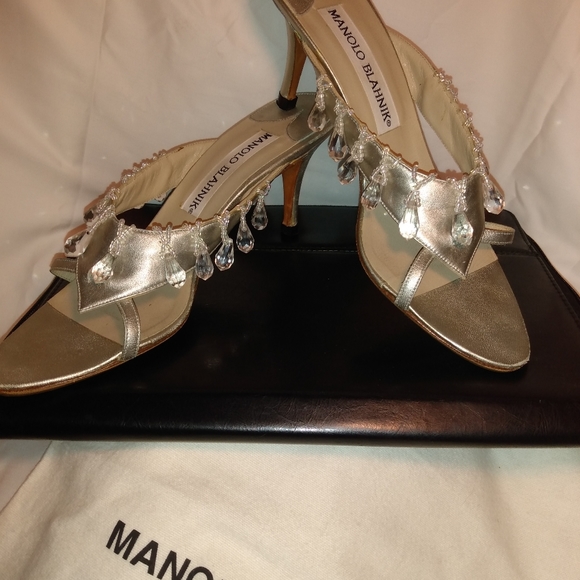 MANOLO BLAHNIK Heels - Picture 8 of 16